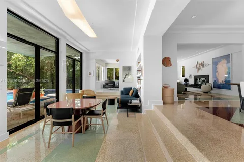 6165 Pine Tree Dr, Miami Beach FL 33140
