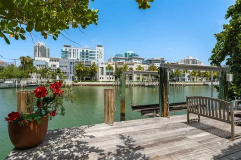 6165 Pine Tree Dr, Miami Beach FL 33140