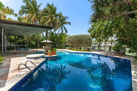 6165 Pine Tree Dr, Miami Beach FL 33140
