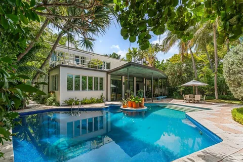 6165 Pine Tree Dr, Miami Beach FL 33140