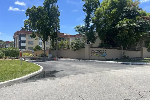 4168 Inverrary Dr # 404, Lauderhill FL 33319