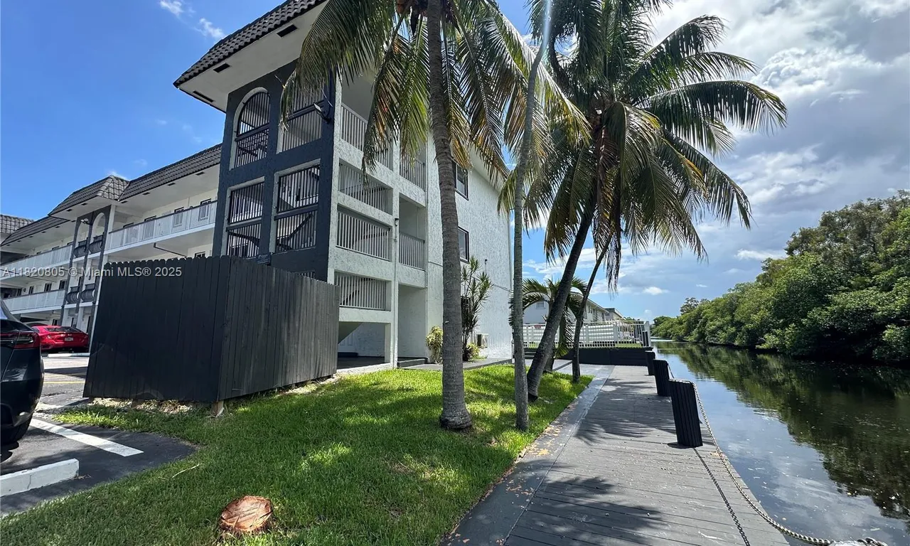 1400 NE 56th St # 113, Fort Lauderdale FL 33334