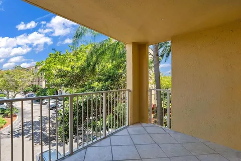 19555 E Country Club Dr # 8307, Aventura FL 33180