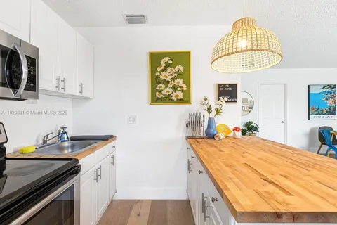 811 Tequesta St # 3, Fort Lauderdale FL 33312