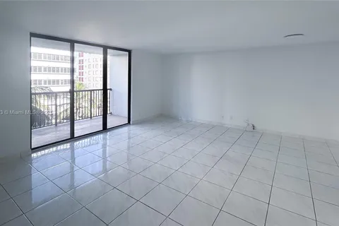 1800 Collins Ave # 5C, Miami Beach FL 33139