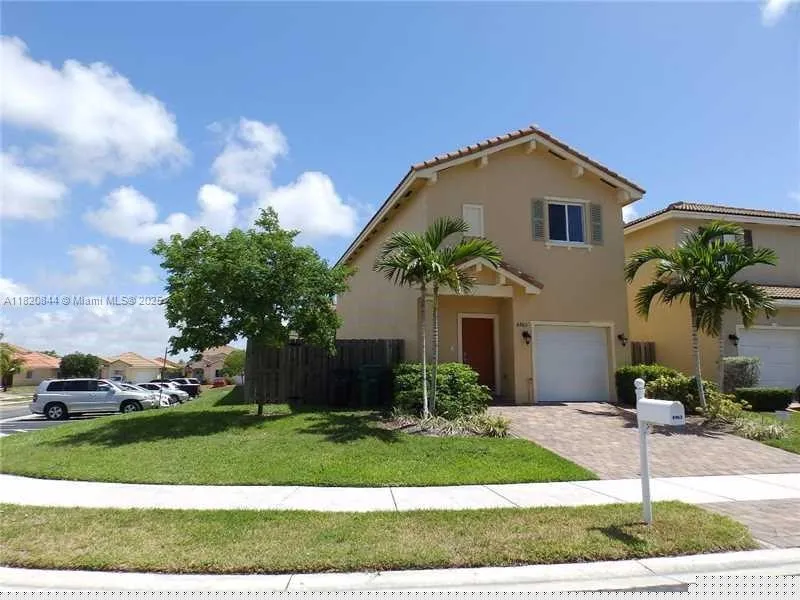 8963 SW 215th Ln, Cutler Bay FL 33189