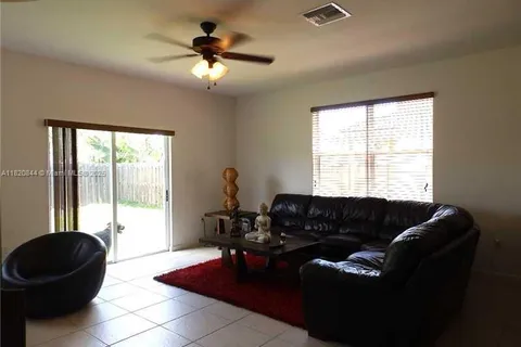 8963 SW 215th Ln, Cutler Bay FL 33189