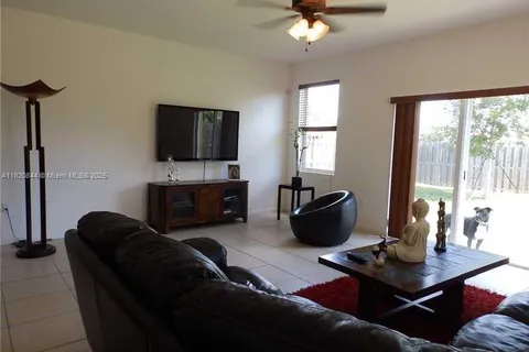 8963 SW 215th Ln, Cutler Bay FL 33189