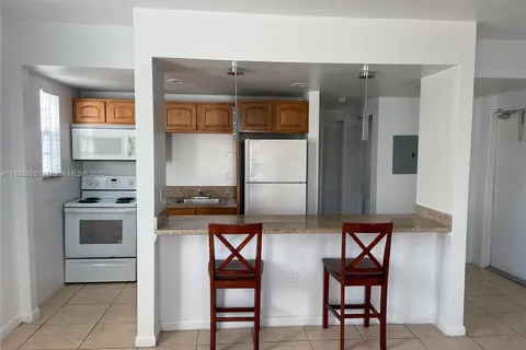 7130 Rue Versailles # 11, Miami Beach FL 33141