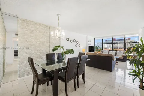 2017 S Ocean Dr # 606, Hallandale Beach FL 33009