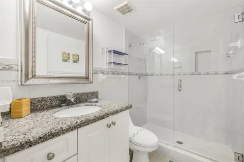 2017 S Ocean Dr # 606, Hallandale Beach FL 33009