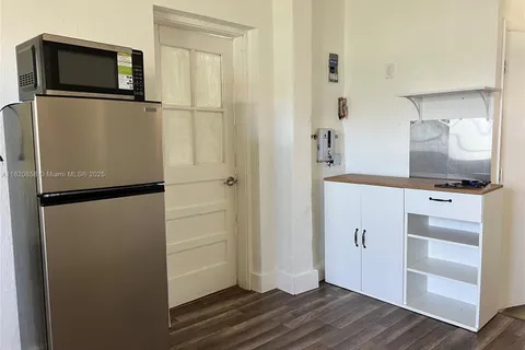 2331 NW Flagler Ter REAR, Miami FL 33125