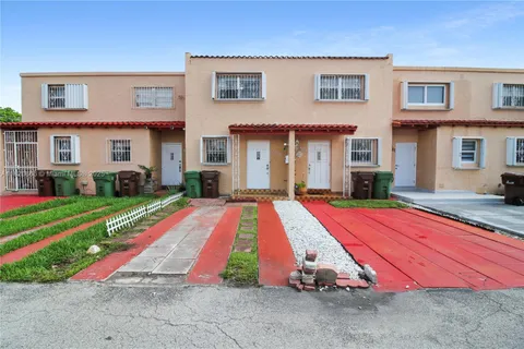 1789 W 57th St # 203, Hialeah FL 33012