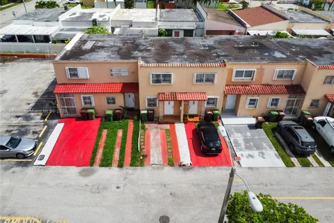 1789 W 57th St # 203, Hialeah FL 33012