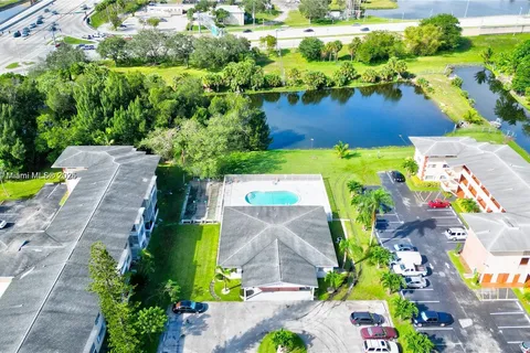 4730 NW 10th Ct # 314, Plantation FL 33313