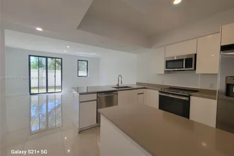 4117 N Oak Pl, Dania Beach FL 33314