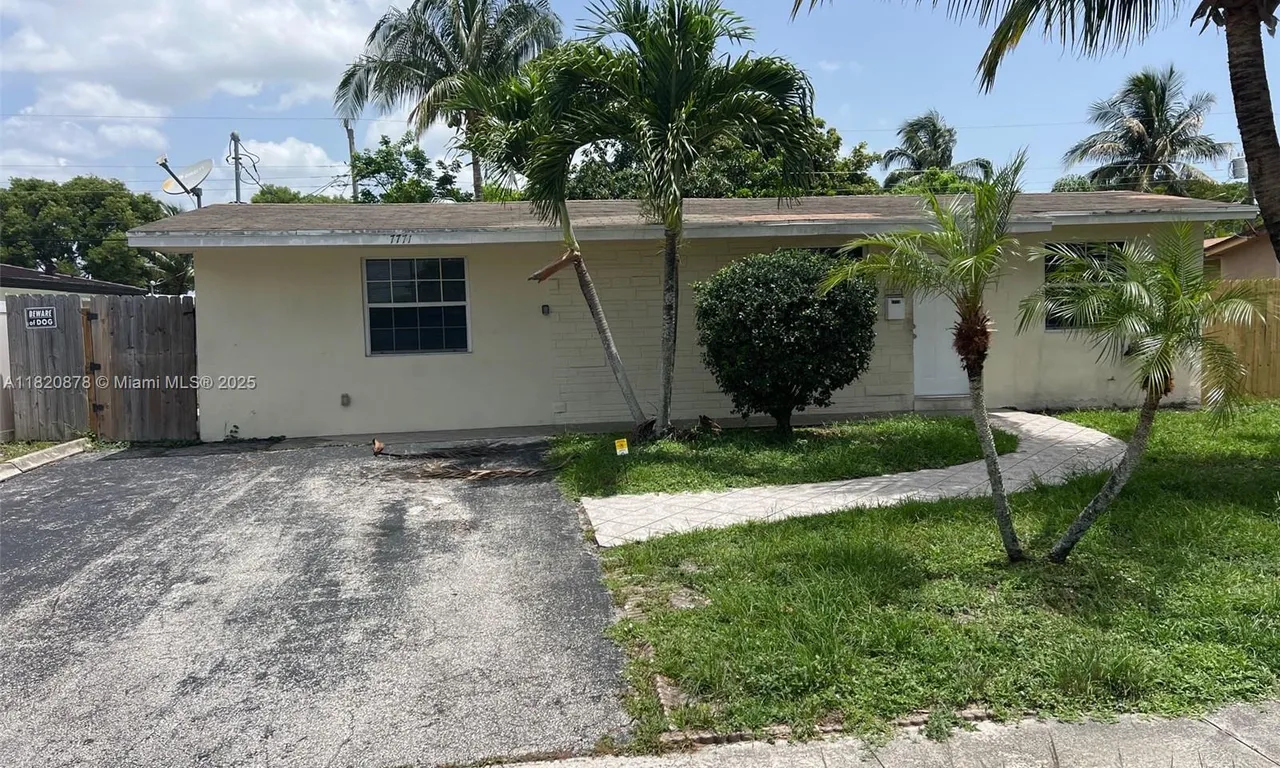 7771 Simms St, Hollywood FL 33024