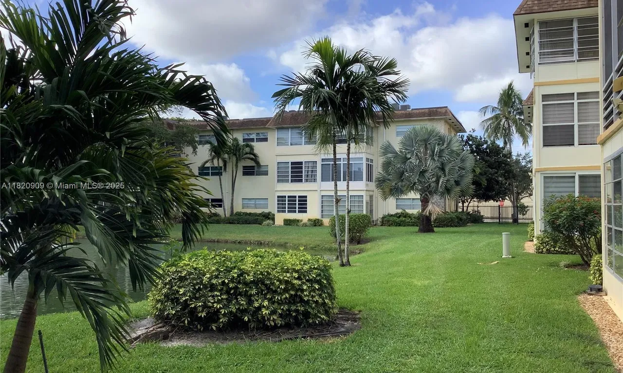 5181 W Oakland Park Blvd # 112, Lauderdale Lakes FL 33313