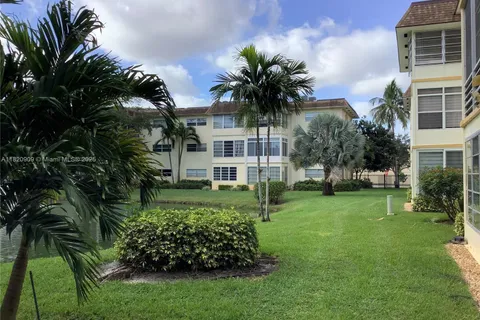 5181 W Oakland Park Blvd # 112, Lauderdale Lakes FL 33313