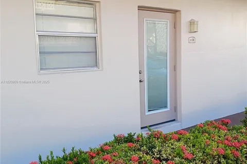 5181 W Oakland Park Blvd # 112, Lauderdale Lakes FL 33313