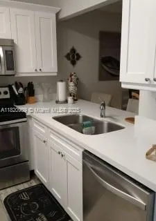 5181 W Oakland Park Blvd # 112, Lauderdale Lakes FL 33313