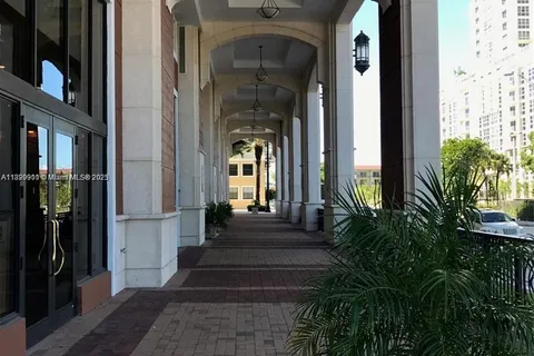 8390 SW 72nd Ave # 710, Miami FL 33143