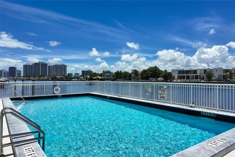 1913 S Ocean Dr # 405, Hallandale Beach FL 33009