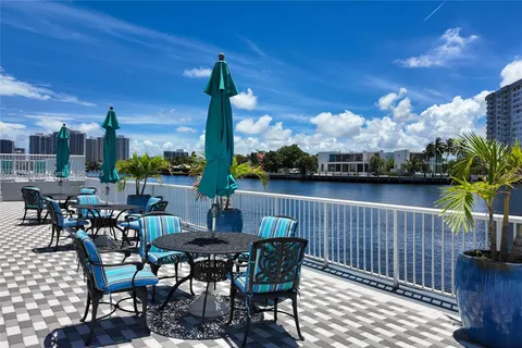 1913 S Ocean Dr # 405, Hallandale Beach FL 33009
