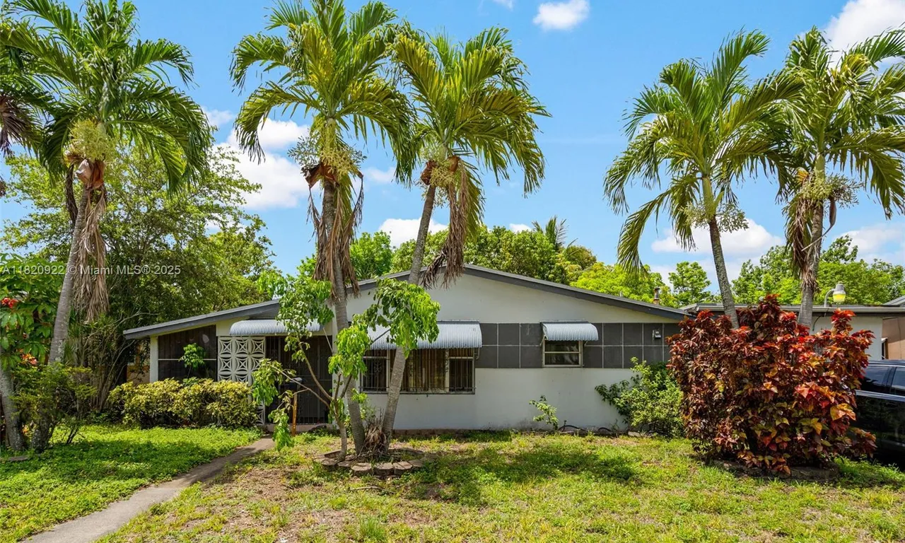 1110 NW 183rd St, Miami Gardens FL 33169