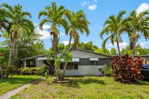 1110 NW 183rd St, Miami Gardens FL 33169