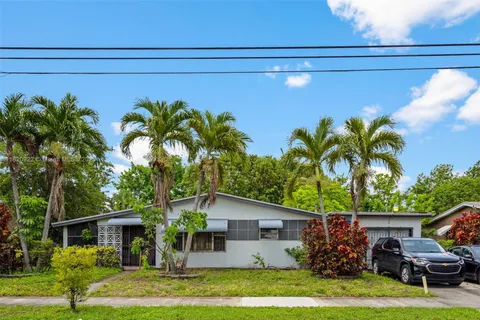 1110 NW 183rd St, Miami Gardens FL 33169