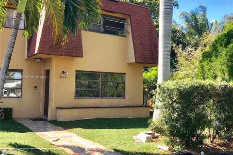2444 SW 58 Mnr, Dania Beach FL 33312