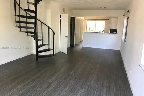 2444 SW 58 Mnr, Dania Beach FL 33312