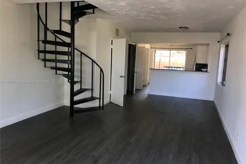 2444 SW 58 Mnr, Dania Beach FL 33312