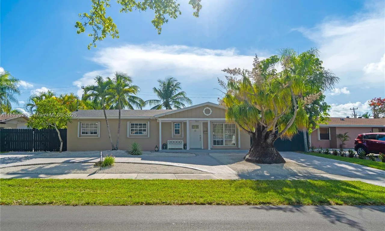 19770 SW 101st Ave, Cutler Bay FL 33157