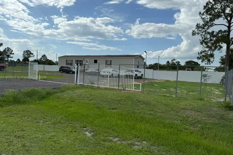 681 Hunting Club Avenue, Clewiston FL 33440