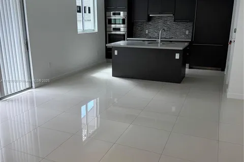 7875 NW 107th Ave # 215, Doral FL 33178