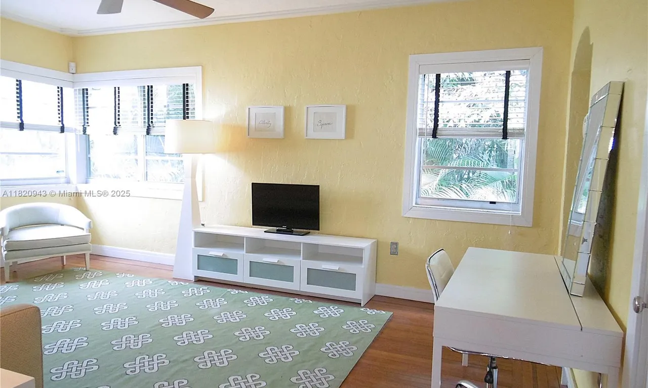 1553 Meridian Ave # 204, Miami Beach FL 33139