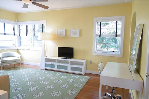1553 Meridian Ave # 204, Miami Beach FL 33139