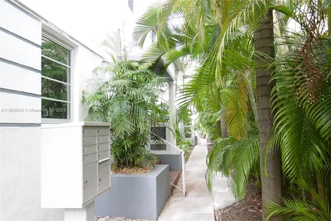 1553 Meridian Ave # 204, Miami Beach FL 33139