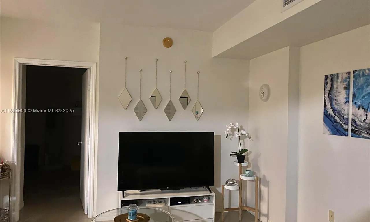 1 Glen Royal Pkwy # 1503, Miami FL 33125