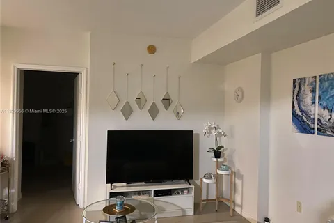 1 Glen Royal Pkwy # 1503, Miami FL 33125