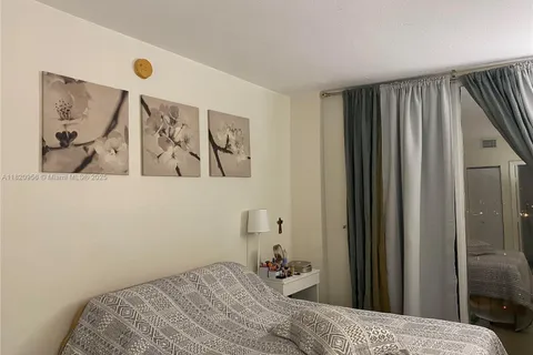 1 Glen Royal Pkwy # 1503, Miami FL 33125