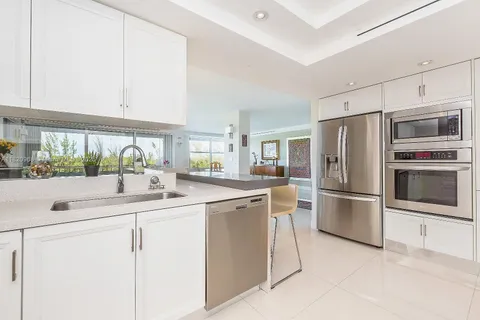155 Ocean Lane Dr # 308, Key Biscayne FL 33149