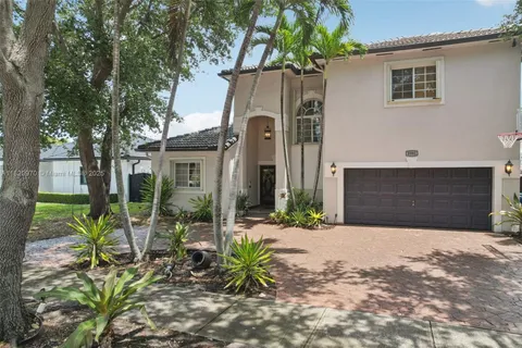 8981 NW 166th Ter, Miami Lakes FL 33018