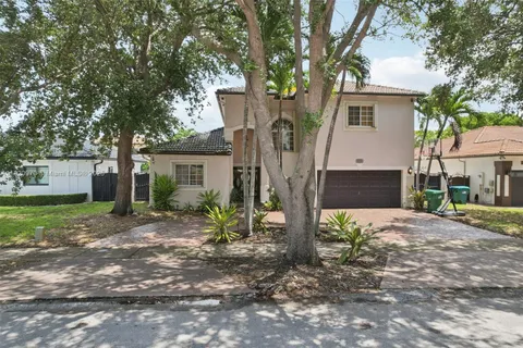 8981 NW 166th Ter, Miami Lakes FL 33018