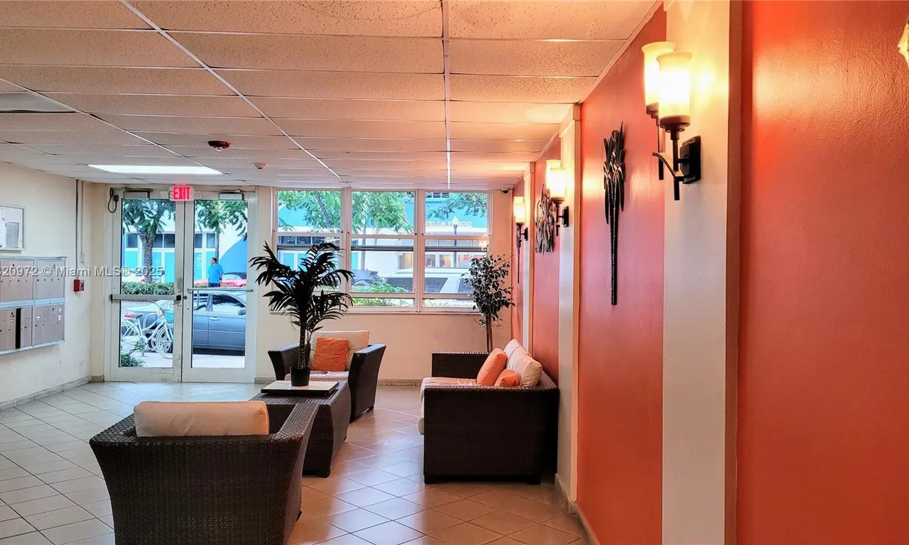 524 Washington Ave # 213, Miami Beach FL 33139