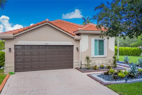 1753 Aspen Ln, Weston FL 33327