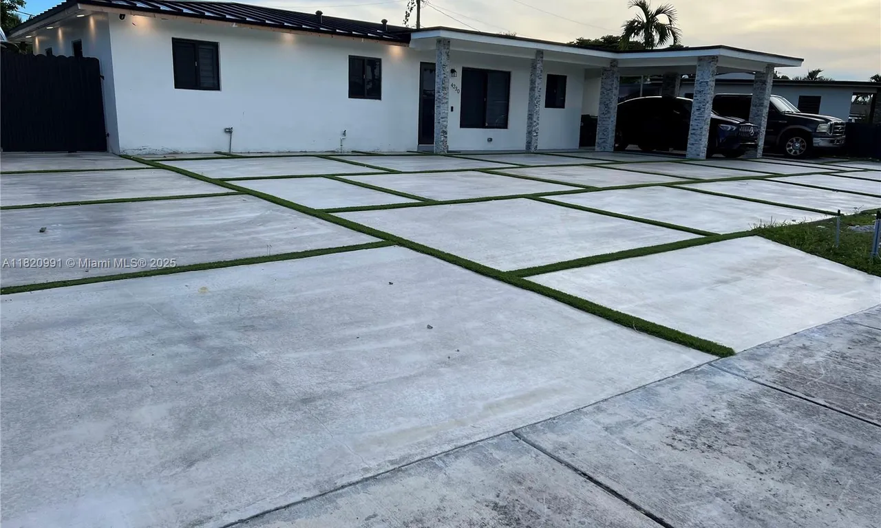 4230 NW 172nd Dr, Miami Gardens FL 33055