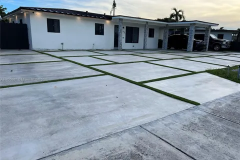 4230 NW 172nd Dr, Miami Gardens FL 33055